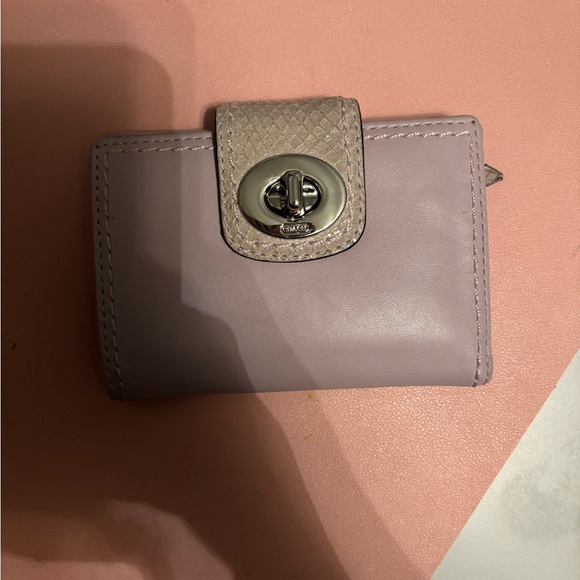 Lavender Wallet with Silver Clasp - Picture 1 of 4